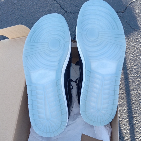 Air Jordan 1 Mid SE, 'Space Jam' - Picture 2 of 5